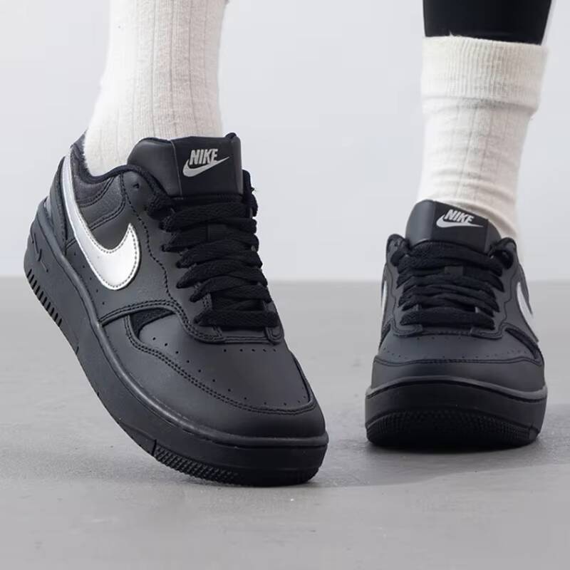 Heiße 2026 Nike Damen Gamma Fo – Street Fashion Nike Bewertung und Preis