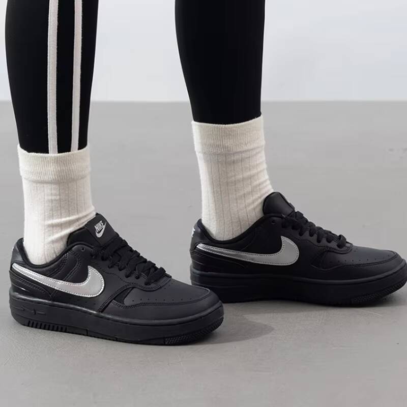Heiße 2026 Nike Damen Gamma Fo – Street Fashion Nike Bewertung und Preis