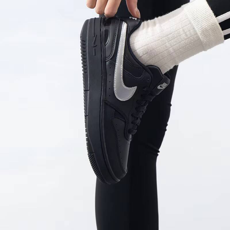 Heiße 2026 Nike Damen Gamma Fo – Street Fashion Nike Bewertung und Preis