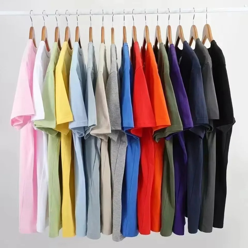 Herren-T-Shirt mit Rundhalsaus – Street Fashion In Spain Bewertung und Preis